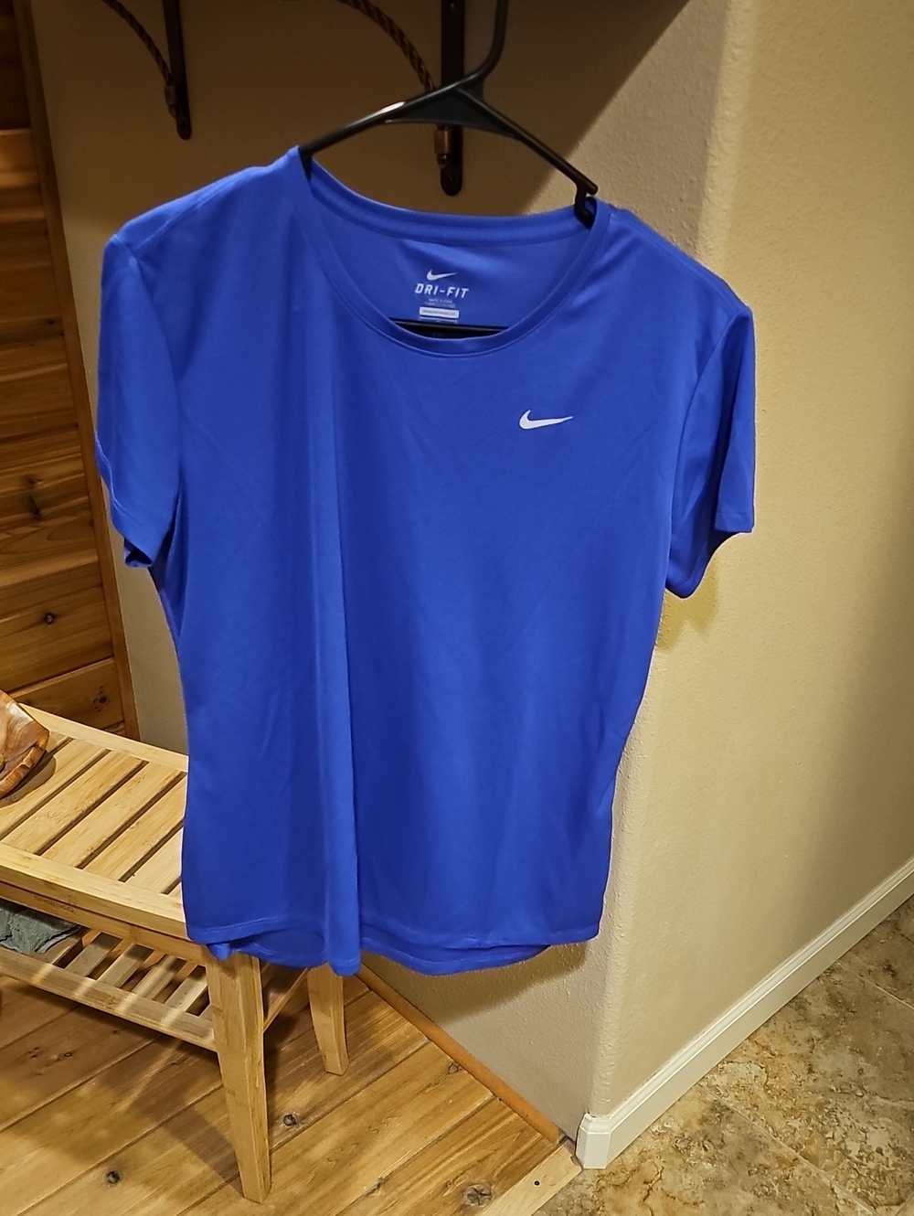 Womens Large Nike Dri Fit Performane Tee